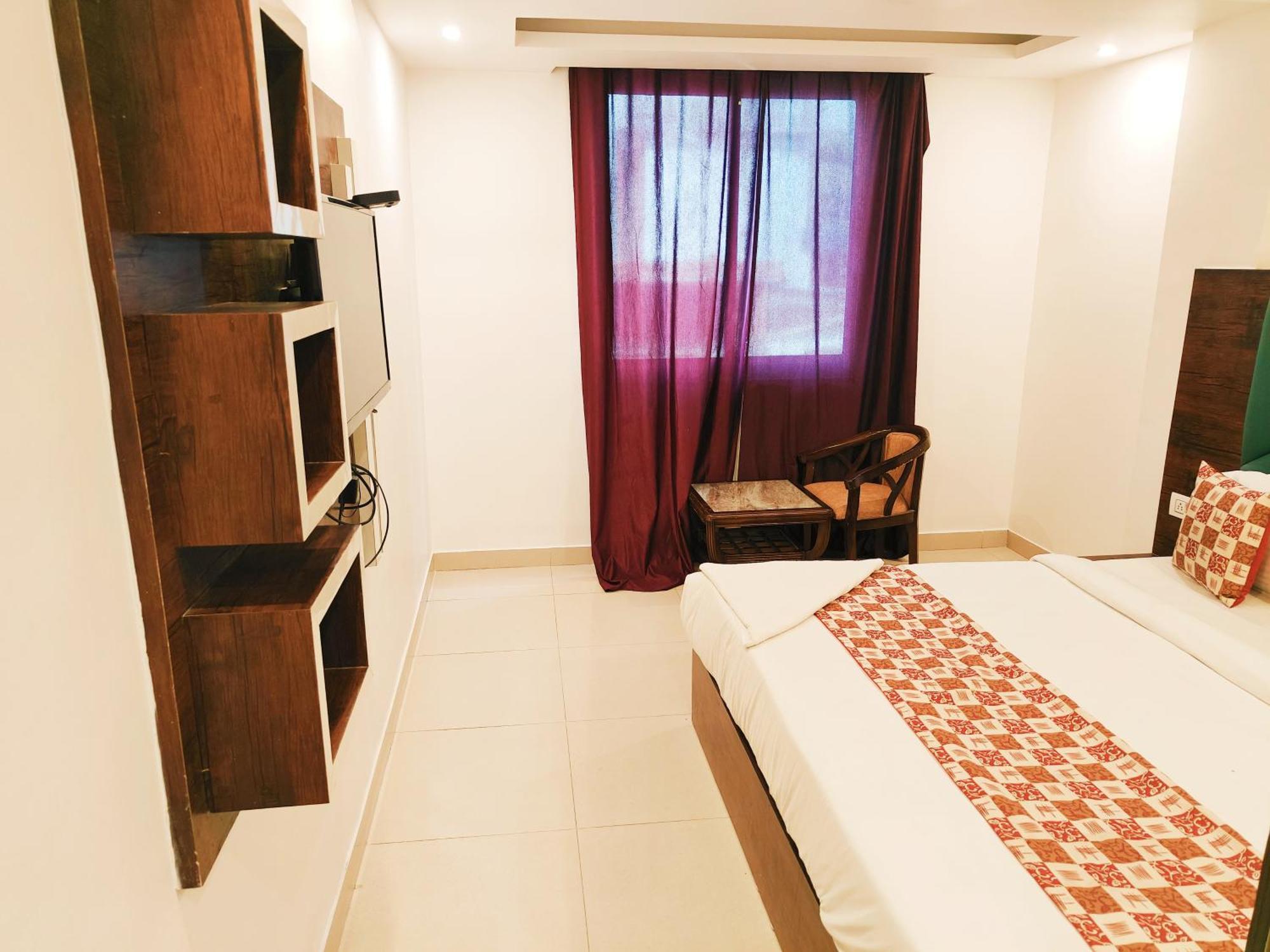 Hotel Le Mount Plaza Near Igi Airport Delhi Нью-Дели Экстерьер фото