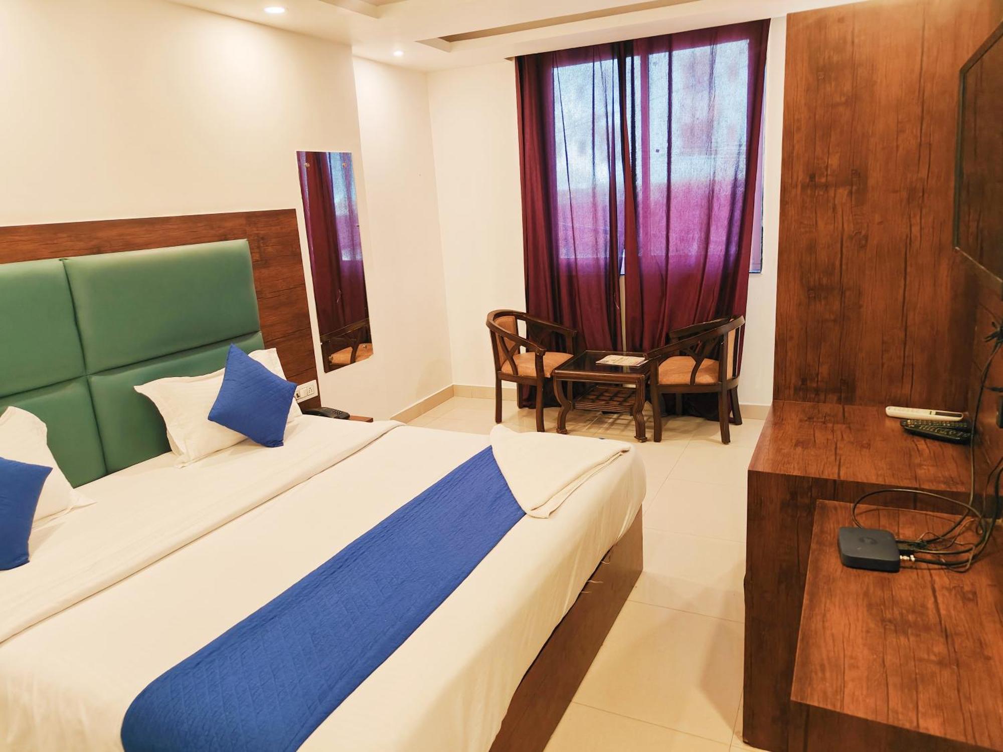 Hotel Le Mount Plaza Near Igi Airport Delhi Нью-Дели Экстерьер фото