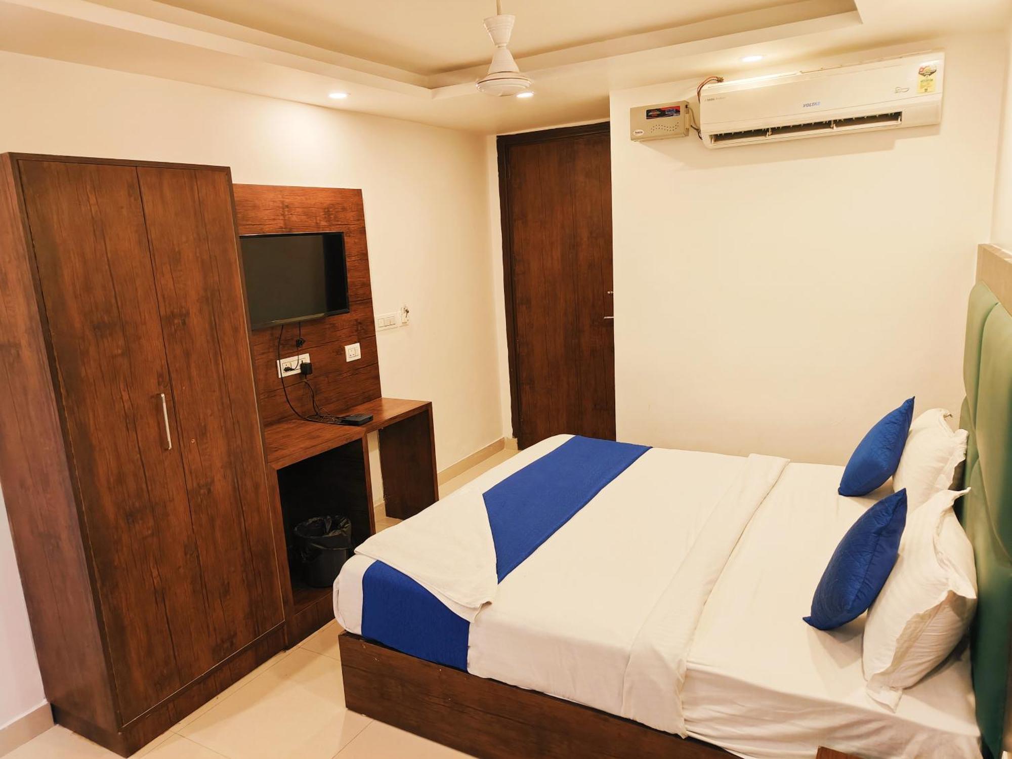 Hotel Le Mount Plaza Near Igi Airport Delhi Нью-Дели Экстерьер фото