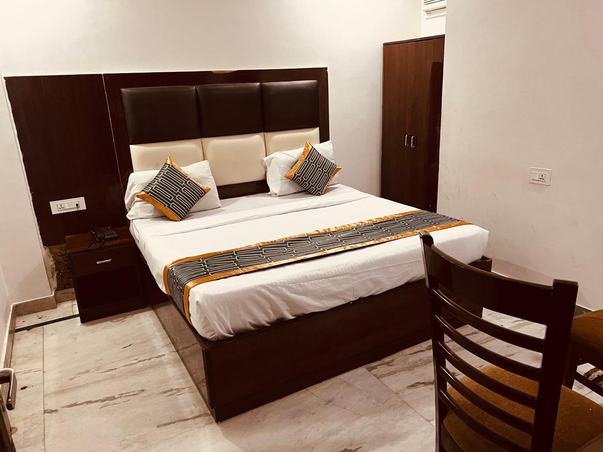 Hotel Le Mount Plaza Near Igi Airport Delhi Нью-Дели Экстерьер фото